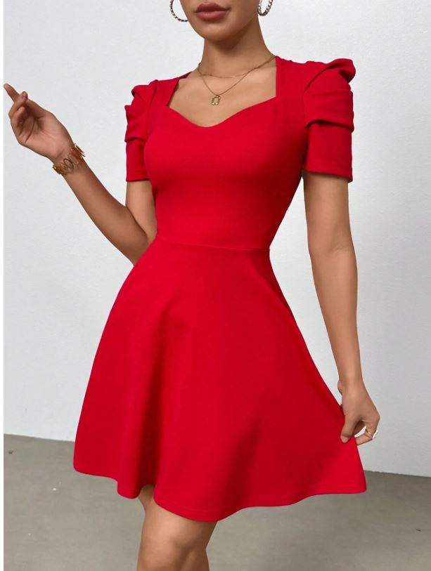 Robe romantique à manches courtes