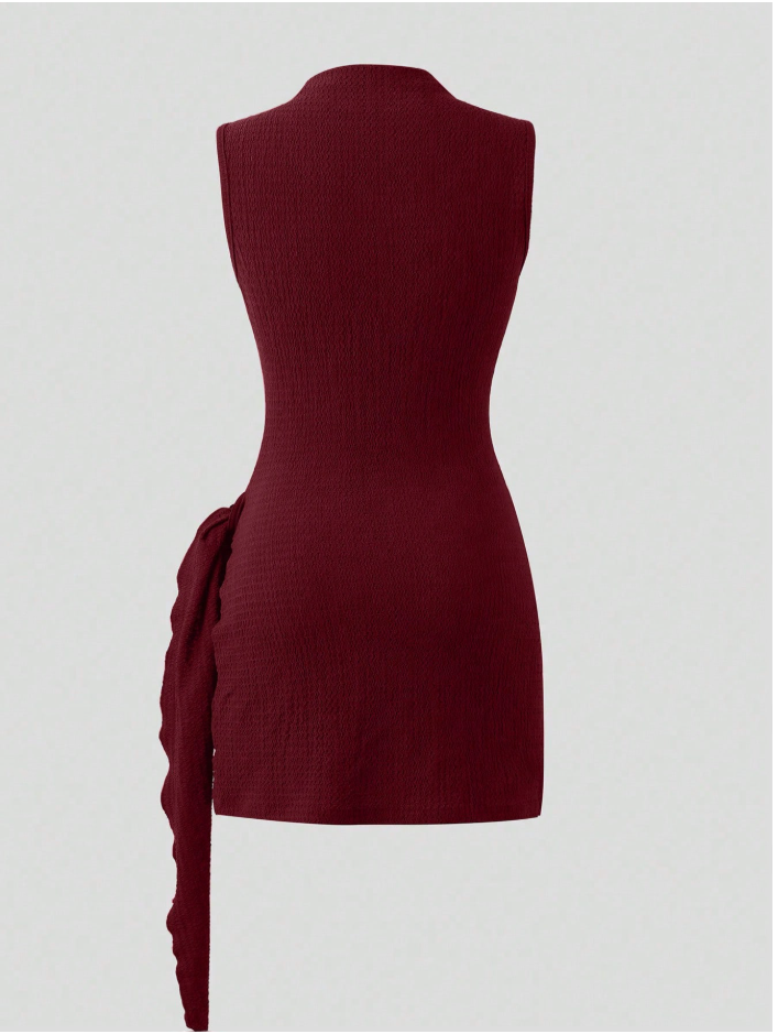 Robe moulante élégante et sexy à col montant, boucle métallique et fronces sans manches,