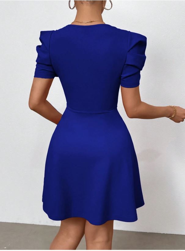 Robe romantique à manches courtes