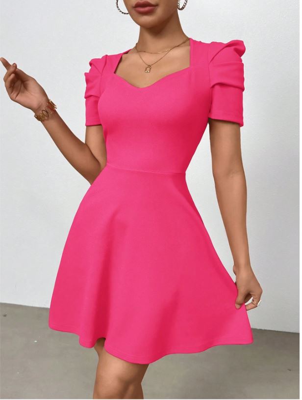 Robe romantique à manches courtes